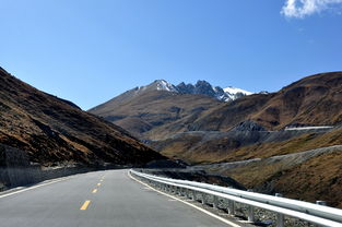 陪著老媽逛新疆 翻越獨庫公路，聆聽聲屏障下的山河壯歌